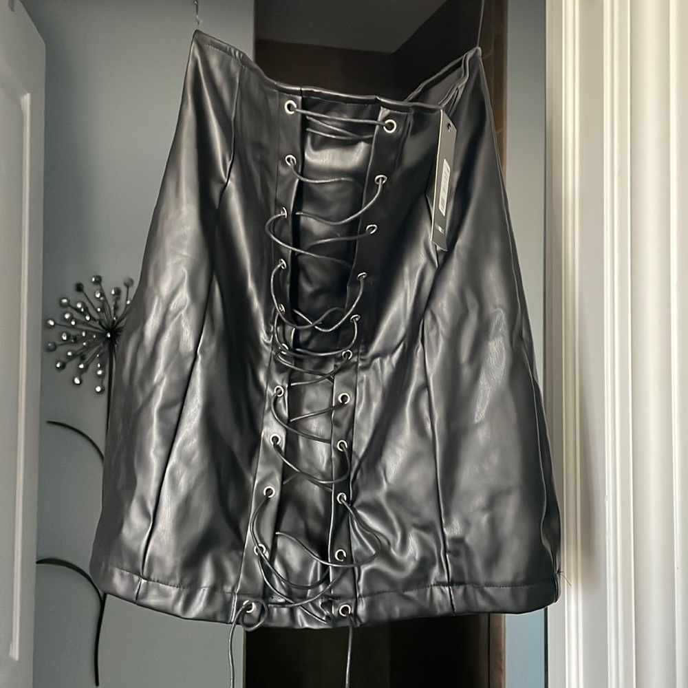 XL leather lace up skirt-never been worn